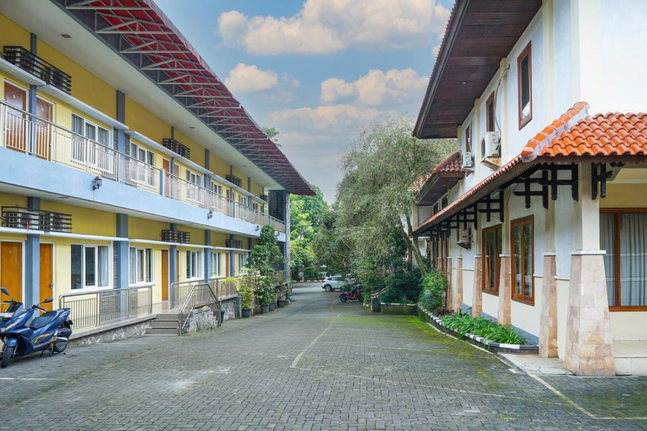 Front One Resort Indraloka Temanggung Kültér fotó