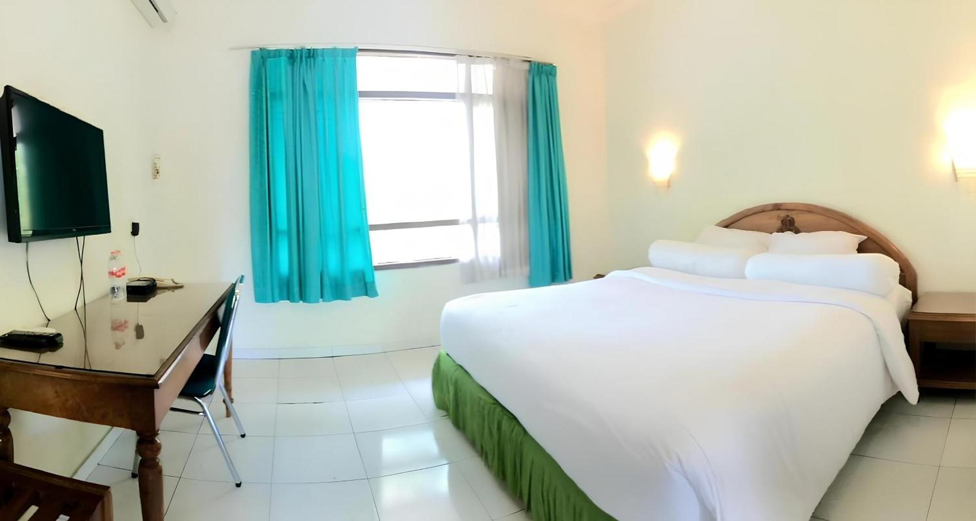 Front One Resort Indraloka Temanggung Kültér fotó
